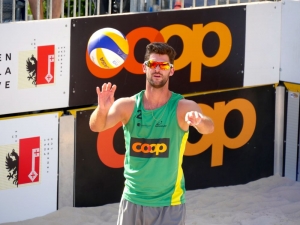 Sébastien Chevallier, beach-volleyeur de Team Genève, lors du Coop Beach Tour 2015 à Genève